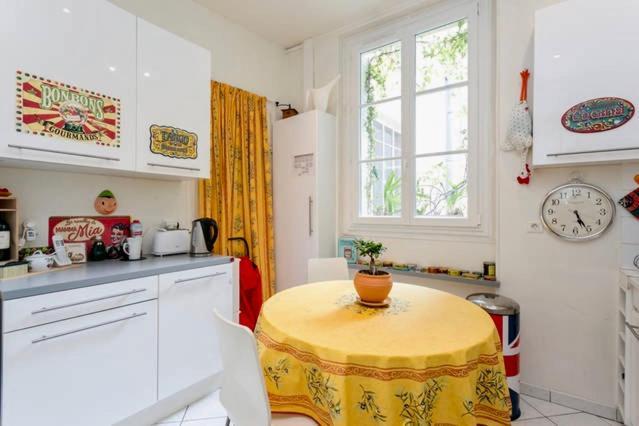 Charming Bedroom Paris Exterior photo