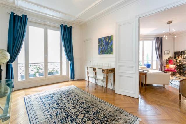 Charming Bedroom Paris Exterior photo